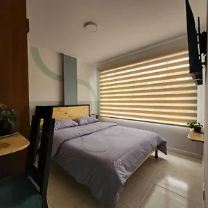Habitación en casa particular Habitacion 10 Min Aeropuerto C, Bogotá